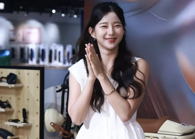 ▲韓國啦啦隊女神金吉娜（如圖）來台出席電動輔助自行車的活動，她是李雅英的好友，極有可能接棒好友來台，據稱近期將會正式加盟球團官宣。（圖／記者葉政勳攝）