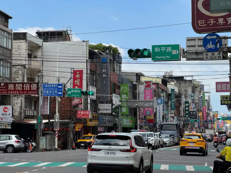 ▲八德地區開發早，生活機能完善，三鶯線延伸線的建設象徵八德生活圈與新北生活圈正式連接，預計將成為八德磁吸新北外溢族群的助益。（圖／信義房屋提供）