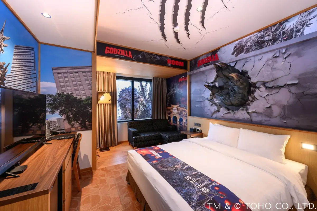 ▲「哥吉拉」也登陸格拉斯麗台北飯店，業者歸劃成哥吉拉主題房，而Klook將於9月8日至10日，及9月29日至10日1日兩時段獨家限時開賣。（圖／Klook提供）