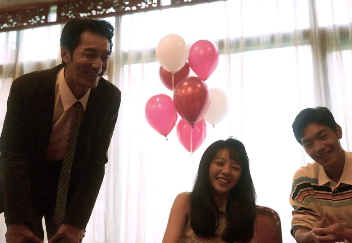 ▲木木（中）首度演電影，在《進行曲》和李李仁（左）、牧森（右）扮演一家人，坦言被李李仁的演技帶出淚水，該片全台票房賣破500萬，口碑不錯，3位鮮肉主角也增加了不少粉絲。（圖／未來進行曲提供）