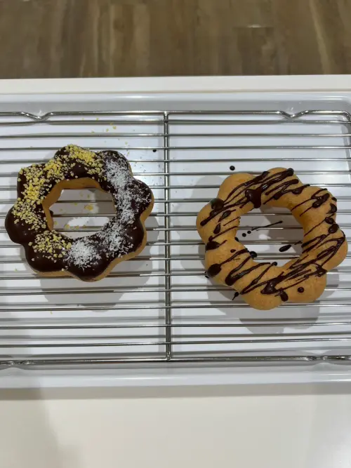 ▲博物館內有一項特別有趣的手作體驗，可預約親自動手做甜甜圈。（圖╱記者林汪靜攝）