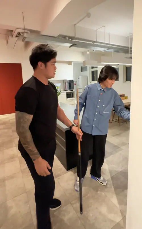 ▲蕭敬騰（右）邀請林智勝到家中，討論大巨蛋演出細節，展現高度重視。（圖／喜鵲娛樂提供）