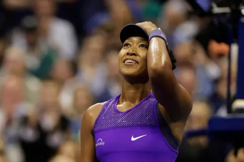 ▲日本海地混血網球名將大坂直美（Naomi Osaka）迎來產後復出的重大突破。今（4）日她在2025年美國網球公開賽女單8強賽中，以直落二擊敗捷克好手穆霍娃（Karolina Muchova），成功晉級四強，距離個人第3座美網冠軍僅兩勝之遙。值得一提的是，這也是大坂直美自2023年升格為人母後，首次闖進大滿貫四強，賽後她坦言心情十分激動。（圖／美聯社／達志影像）