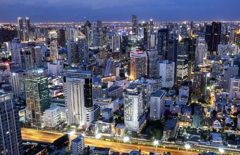 ▲泰國政局陷入僵局，但市場仍展現韌性，投資人持續觀望未來政治走向。（圖／路透社／達志影像）