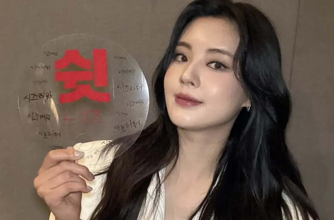 ▲演員李先彬（如圖）和李光洙愛情長跑8年，雖然兩人愛得非常低調，不過每次鏡頭前放閃都是閃瞎大家雙眼，他們愛情永保新鮮的祕訣也曝光，原來是他們每次見面都能找到不同的笑點！（圖／李先彬IG＠sunbin_eyesmag）