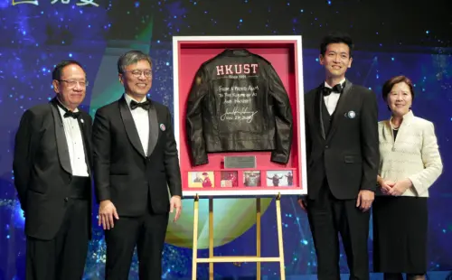 黃仁勳皮衣3900萬被標下！神魔之塔創辦人是買家　全捐出當獎學金
