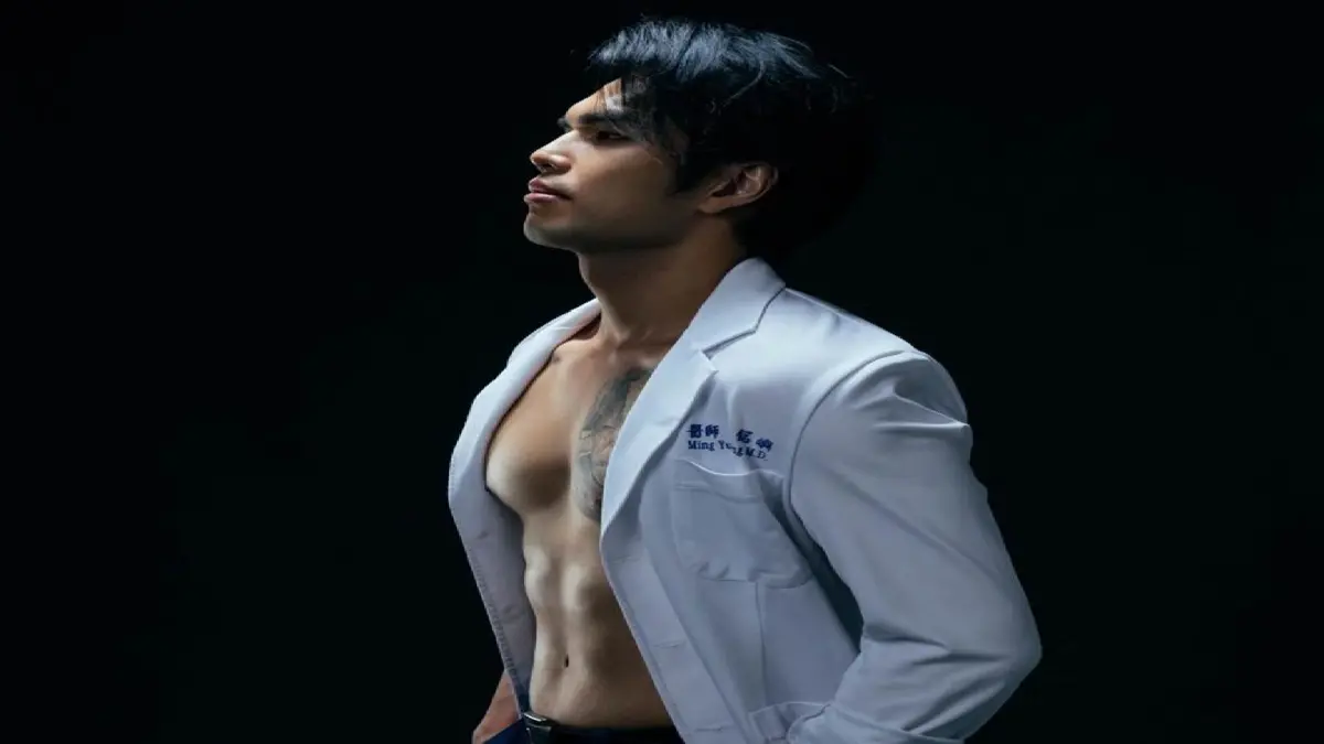 ▲王銘嶼身高183公分、體重83公斤，體脂率10％，外型酷似男星藍正龍，而有「醫界藍正龍」之稱。（圖／翻攝大踐師-王銘嶼醫師的實踐修鍊場臉書）