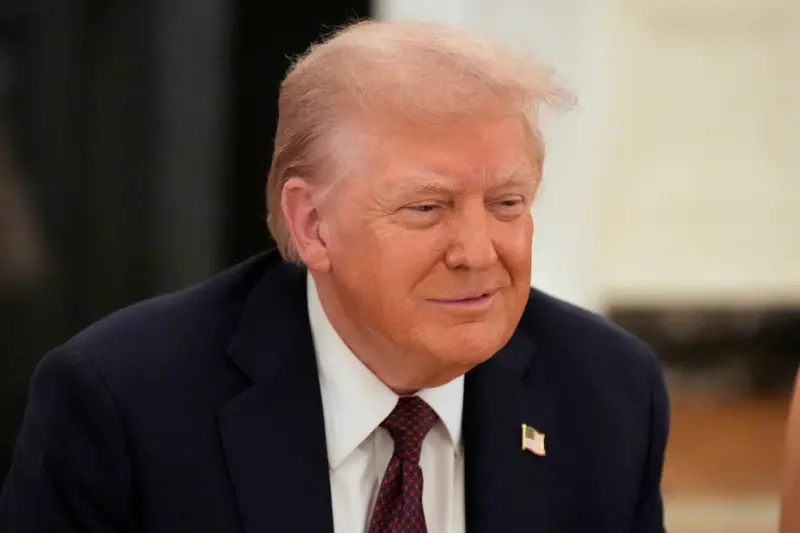 ▲經常在臉書分享時事的網紅Cheap認為，川普本來想用關稅孤立中國，結果習近平根本不理他。（圖／美聯社／達志影像）