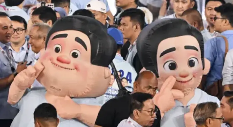 ▲三度參選的72歲普拉伯沃，在選前透過可愛Q版人物的海報，將自己塑造成和藹可親的爺爺，並透過TikTok獲得年輕選民青睞。（圖／美聯社／達志影像）