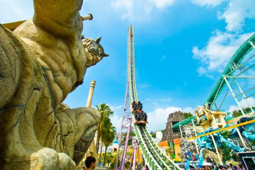 ▲「極限挑戰」列車是義大遊樂世界人氣設施之一。（圖／翻攝義大遊樂世界官網）