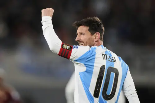 ▲阿根廷球王梅西（Lionel Messi）在今（4）日於2026年國際足總世界盃資格賽中，率隊以3：0擊敗委內瑞拉，這場比賽他梅開二度，率隊輕鬆取勝。（圖／美聯社／達志影像）