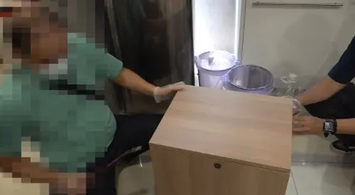 毒鴛鴦藏高級住宅區製毒　雄警喬裝外送員跟監逮人
