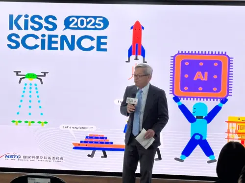▲國科會主委吳誠文說明「Kiss Science」規畫。（圖／記者李青縈攝）