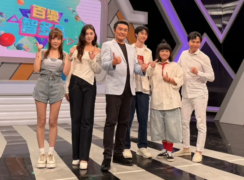 ▲李㼈（左三）對於江祖平的性侵控訴風暴表示過去和她合作過《飛龍在天》，認為她的個性很直，另一方龔美富和他相交多年，希望司法能調查事情真相，暫時無法下定論，可是若做錯事就要負責任，如果沒有也不要被誣賴。吳鈴山（右一）也表示身為第三方不好對事情下評斷。（圖／年代提供）