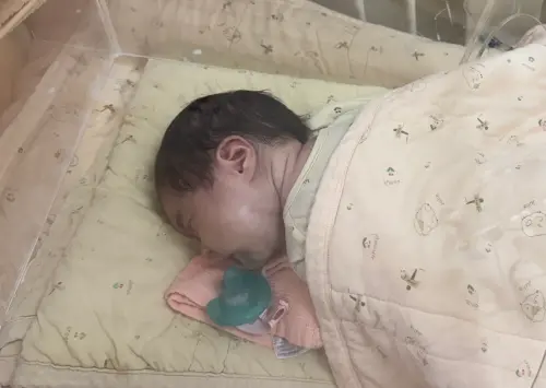 出生21天染RSV狂咳到吐！女嬰險重症　醫：病程快又猛
