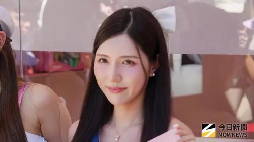 ▲富邦悍將韓籍女神南珉貞（如圖）兩名韓籍啦啦隊女神李珠珢與南珉貞因＋跨過富邦隊旗引起討論，隨後當眾下跪道歉，畫面迅速在網路上引發熱議。棒球場上有諸多禁忌和紅線，不可隨便觸碰」（圖／記者張一笙攝）