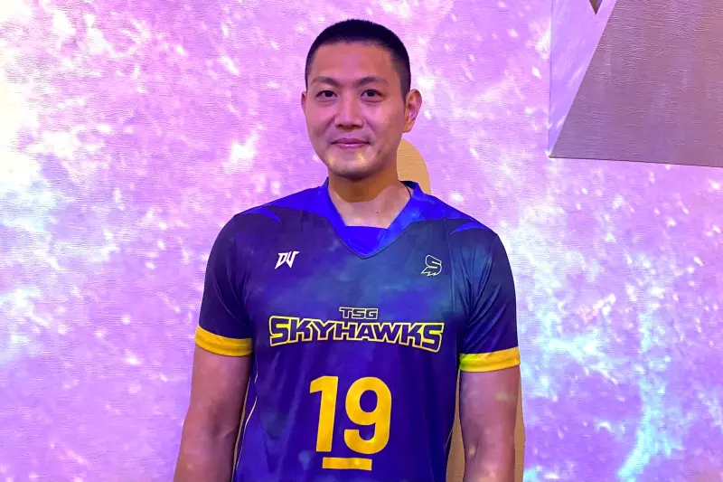 ▲旅日近10年的天鷹隊長「黑狗」陳建禎在會後受訪時對於學弟們有很深的期許，同時也認為年輕選手其實比他想像的更快適應職業環境，「我自己以往可能提早半小時去訓練，但他們從一開始到現在都是提早一小時到球場，害我現在不得不那麼早到、還要提早出門。」（圖／記者陳昱慈攝）