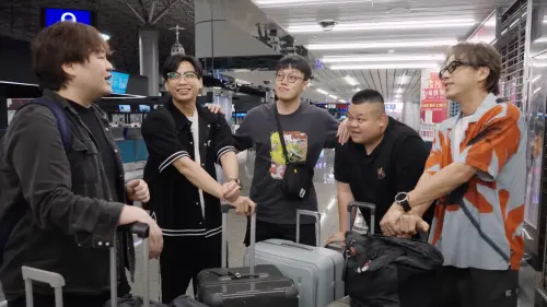 ▲陳百祥（左1）睽違一年跟坤達（右1）再度合體拍片。（圖／翻攝自YouTube又離題了）