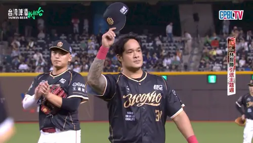 林智勝引退／首戰2打席、1保送後退場！脫帽致意　回應球迷大歡呼
