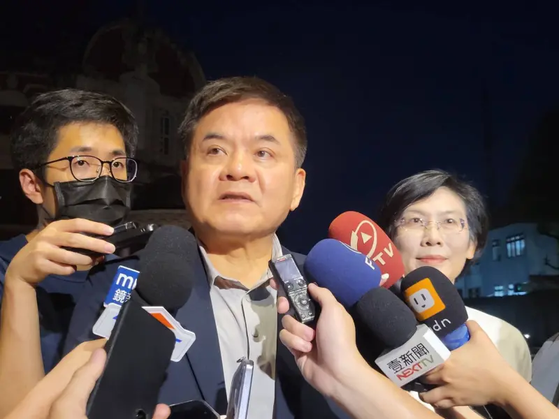 ▲賴清德晚間邀請綠委餐敘，莊瑞雄、林岱樺出面受訪。（圖／記者陳佩君攝，2025.09.05）