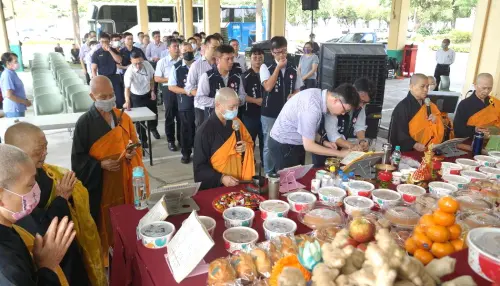 ▲台灣中油公司石化事業部舉辦中元普渡祈安法會，祈求操作安全，營運順利。(圖／中油石化事業部提供)