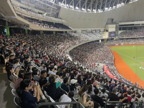 ▲林智勝引退賽今（5）日展開，首戰周五開打，全場湧進26316人進場，創下中職「平日蛋」周五進場人數紀錄。（圖／記者林子翔攝 ,2025.09.05）