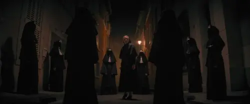 ▲《鬼修女II》巧妙銜接到《厲陰宅》主線，短暫結束此外傳系列電影。（圖／《鬼修女II》劇照）