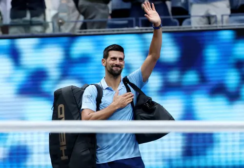 ▲美網男單四強戰西班牙新星艾卡拉茲（Carlos Alcaraz）直落三擊退四屆冠軍喬科維奇（Novak Djokovic），強勢闖進決賽，象徵網壇已經世代交替。（圖／路透／達志影像）