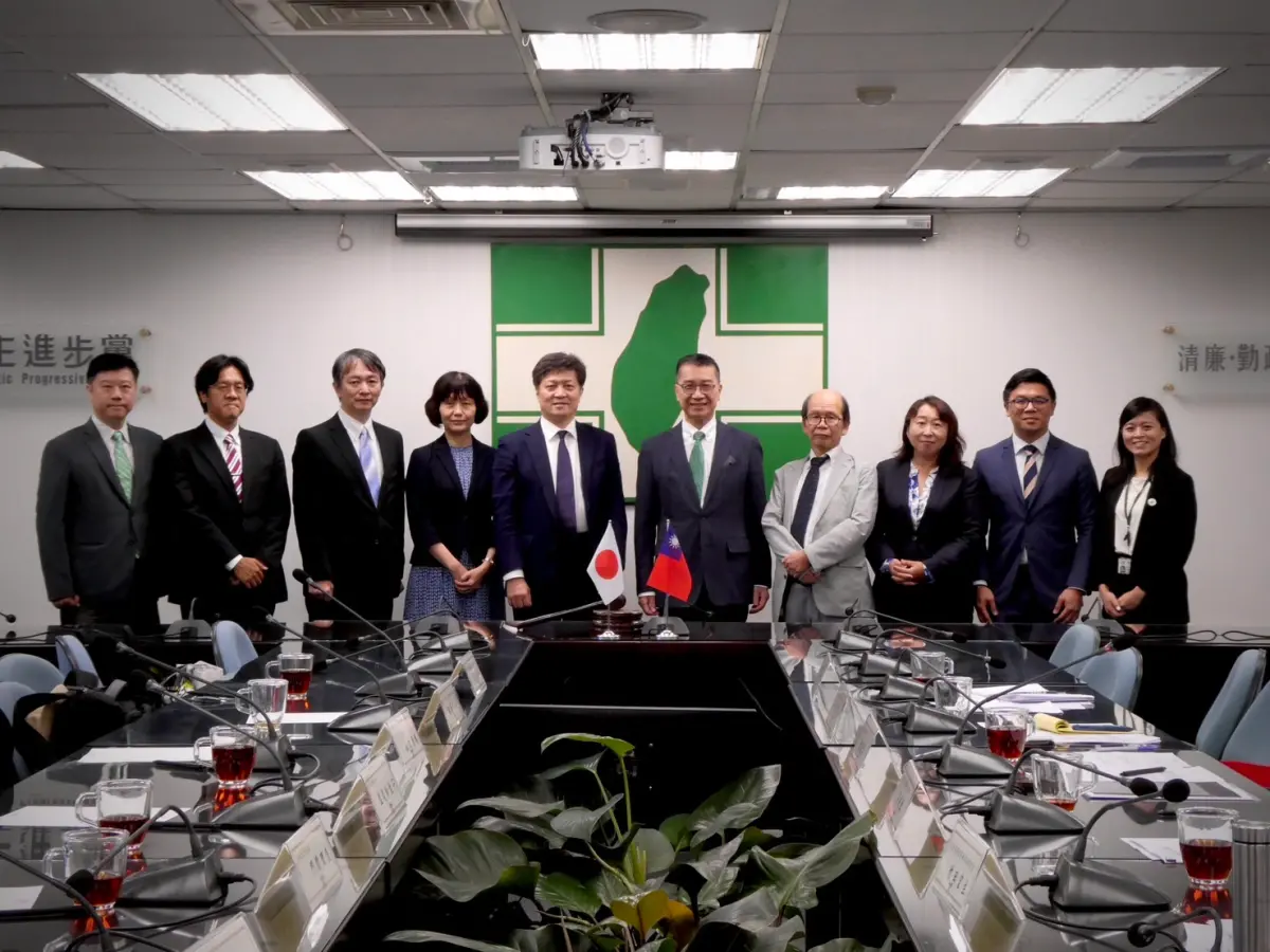 ▲民進黨秘書長徐國勇昨下午接見東京大學「兩岸關係研究小組」召集人松田康博教授一行。（圖／民進黨提供）