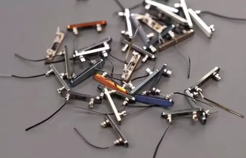 ▲iPhone 17 相機按鍵實體照曝光。（圖／翻攝Sonny Dickson X）