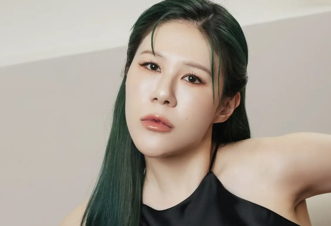 ▲網紅丹妮婊姐去看了《劇場版「鬼滅之刃」無限城篇第一章猗窩座再襲》，因為電影中想上廁所，因此學了網上的「上廁所時段」，沒想到卻引來批評，讓她無奈地跟美國老公抱怨。（圖／丹妮婊姐IG@dannybeeech）