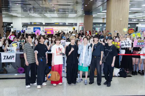 ▲IMP.第一次來台灣，有300多位粉絲熱情接機。（圖／COME ON JKSSP）