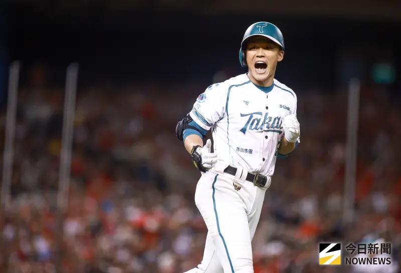 ▲中職下半季賽程公布，台鋼雄鷹在補賽週要打5場賽事，為各隊最多。（圖／記者葉政勳攝 ,2025.09.06）