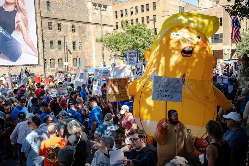    ▲9月1日美國勞動節，芝加哥民眾走上街頭抗議川普。（圖／路透社／達志影像）  