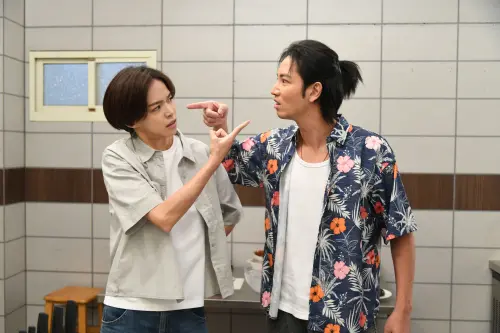 ▲賴郁庭《百味人生》短髮變身蔡睿光　180公分大辣辣演男孩感。（圖／三立提供）