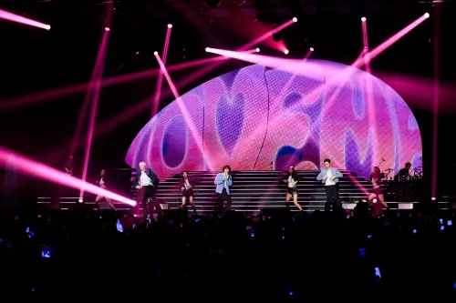 ▲WINNER與粉絲相約明年帶新作品再來開唱。（圖／讀者提供）