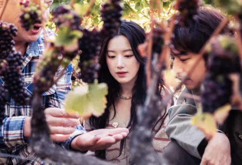 ▲舒華（中）在《出去一下》，表現搶眼，不但展現多方面的才華，也越來越能發出幽默的金句，炒熱節目氣氛。（圖／出去一下提供）