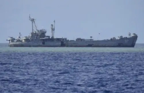 中菲角力未歇！菲律賓仁愛礁補給成功　美軍艦同步巡航
