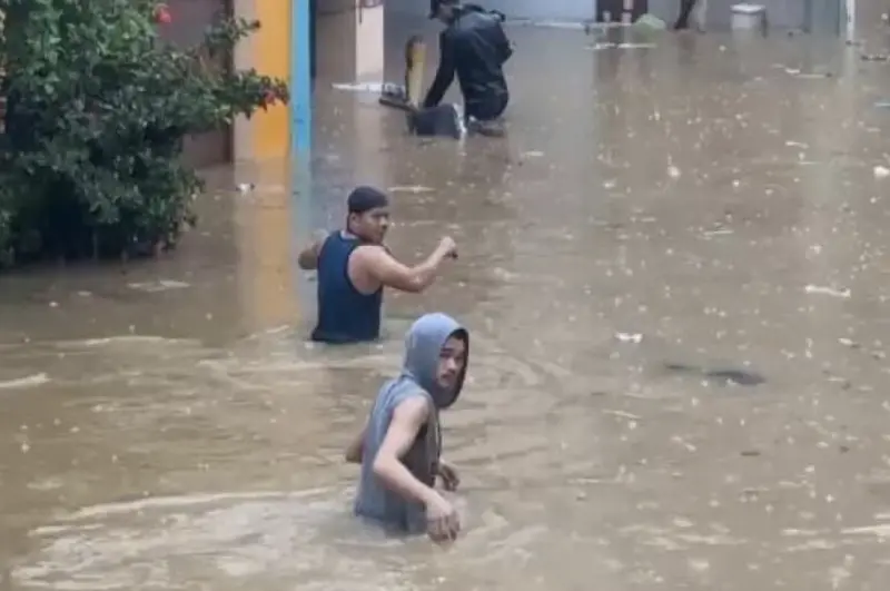    ▲菲律賓每逢連日暴雨，淹大水已是常態。（圖／美聯社／達志影像  