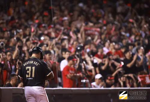 林智勝引退／見證305轟傳奇時刻！味全「龍之谷」滿場4萬人海嗨翻
