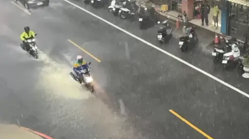 快訊／大雷雨狂轟！新北、新竹淹水警戒　台中太平時雨量112毫米

