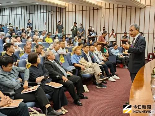 ▲教育部長鄭英耀致詞時表示，文化與文史工作是歷史的傳承，教育部相當支持並推廣。（圖／記者莊全成攝，2025.09.07）