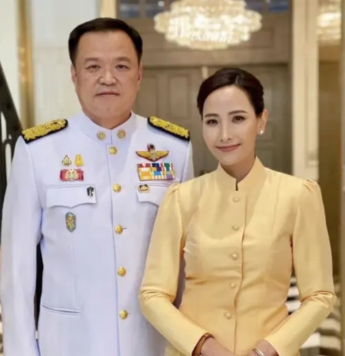 ▲泰國新總理阿努廷的第三任妻子有著女神級的顏值。（圖／翻攝自新浪網）