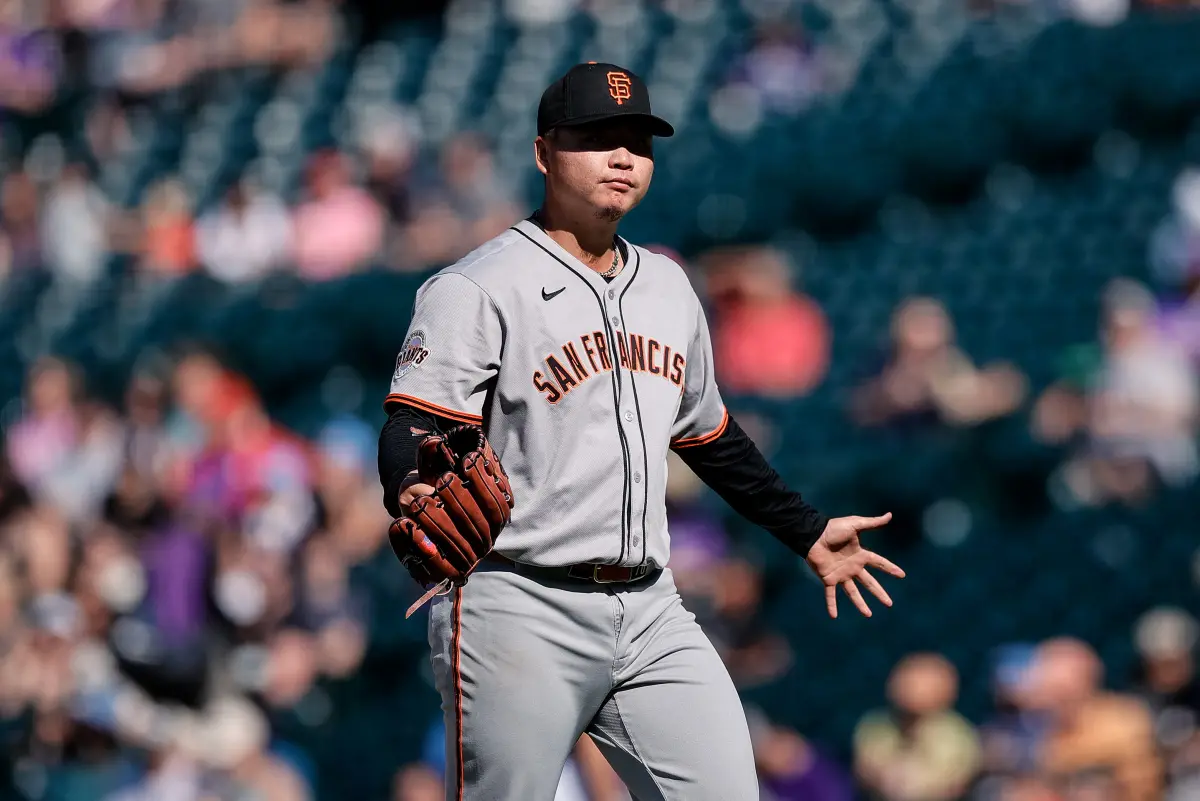 ▲舊金山巨人旅美台將鄧愷威今（8）日先發出戰紅雀前4局飆8K無失分，表現威風八面，但5局卻控球失準連丟3保送釀禍，最終吞下本季第4敗。（圖／路透／達志影像）