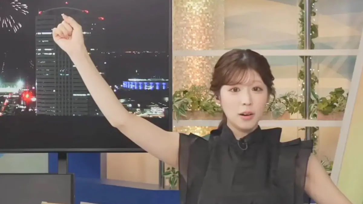 氣象主播小林李衣奈超「呆萌」！播報看煙火傻愣 粉：可愛到融化