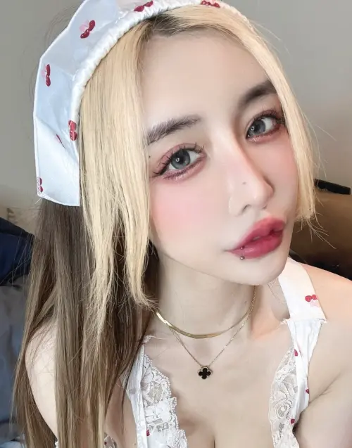 ▲雪碧身材火辣敢秀，是不少人心中的女神。（圖／翻攝自＠sprite0719ss）