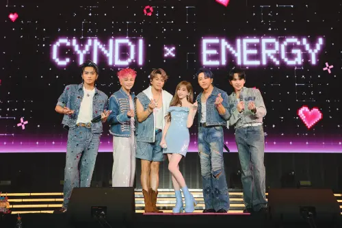 王心凌驚喜現身！和Energy甜唱〈愛你〉爆偷查年齡：各位都是哥呀
