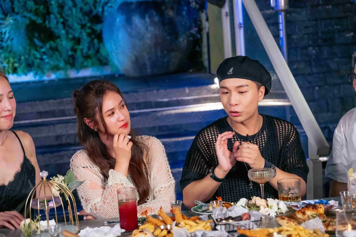 ▲吳姍儒近期與派翠克一同主持《小姐不熙娣》，在節目中吐真心話，表示因工作繁忙，夫妻倆起爭執，老公氣到脫口「你這種態度，妳的朋友們早就受夠了！」嚇壞全場。（圖／東森綜合台提供）