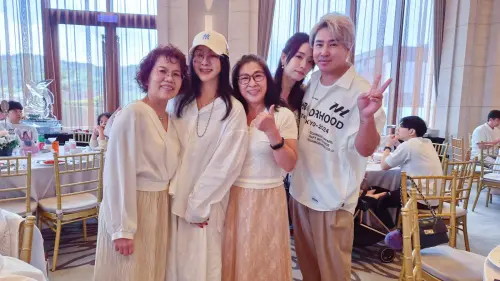 ▲陳美鳳曬合照突喊：有3位媽媽，歐弟歐漢聲（圖／陳美鳳 MeiFen臉書）