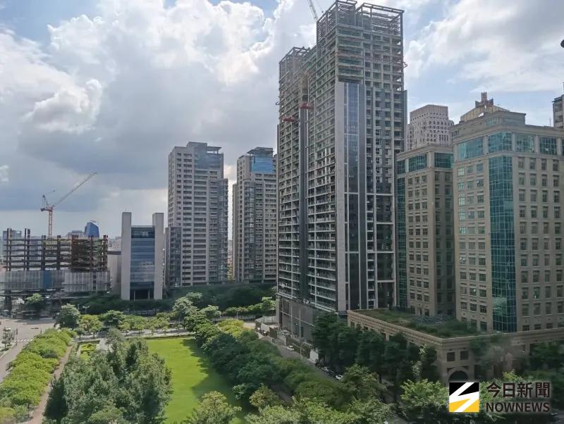 買房後對面空地蓋大樓！無限棟距沒了　代書教避雷：這種地很危險